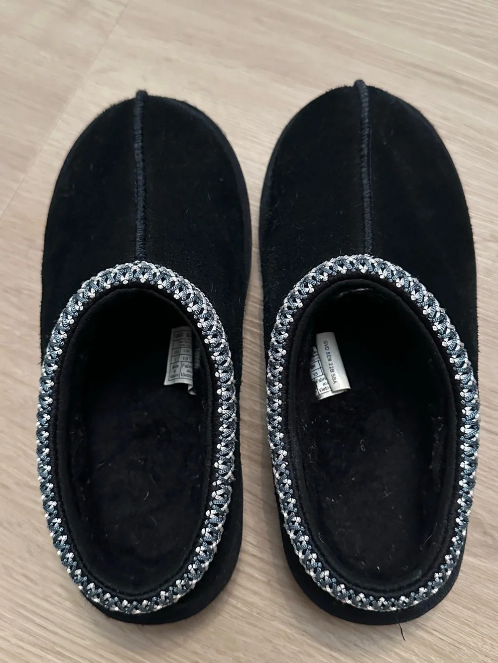 UGG